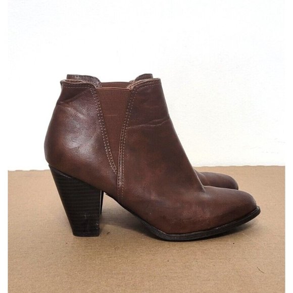 Bamboo Brown Vegan Leather Ankle Booties Womens Size 9 Chunky Heel Shoe - Picture 7 of 11